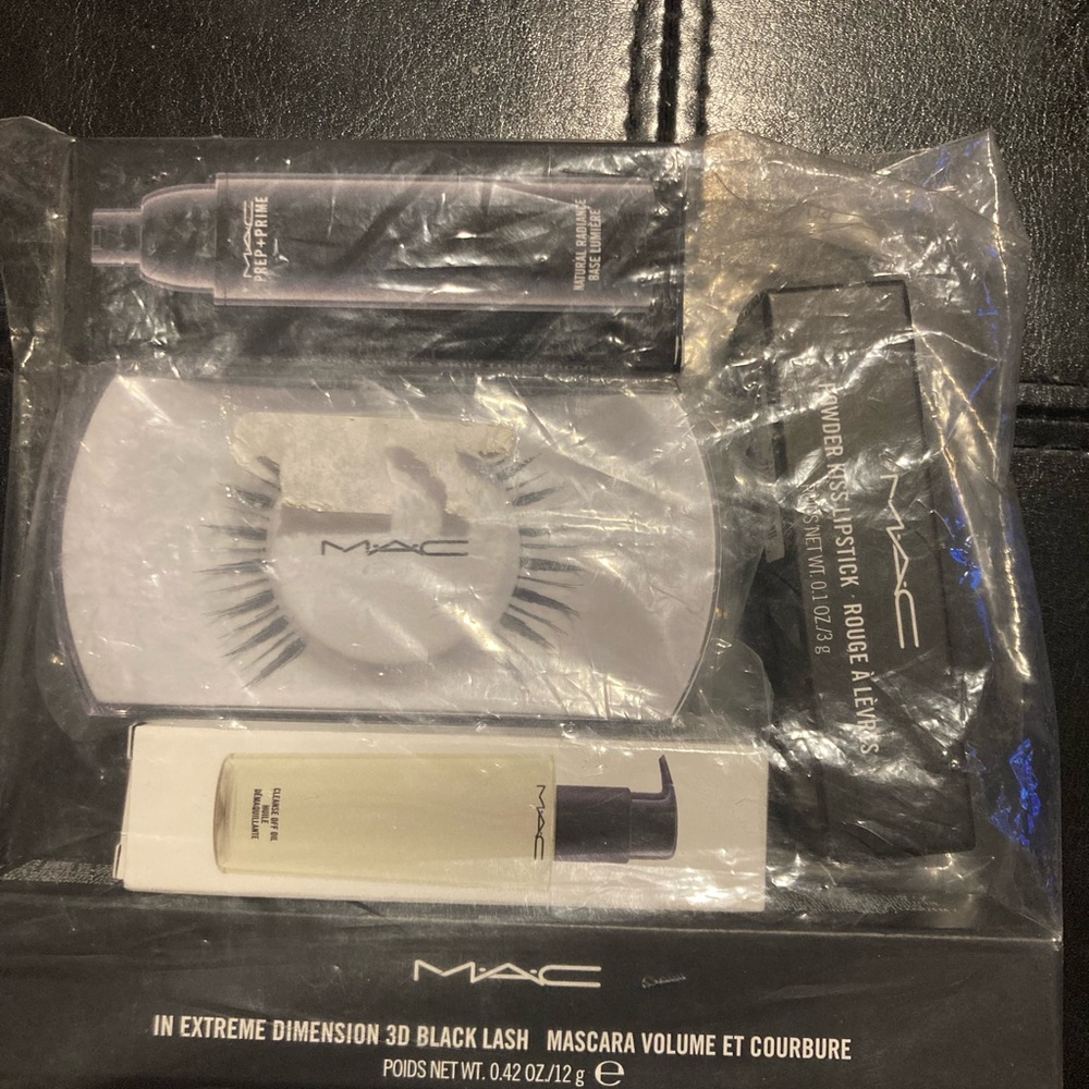 MAC Cosmetics - Picture 10 of 13